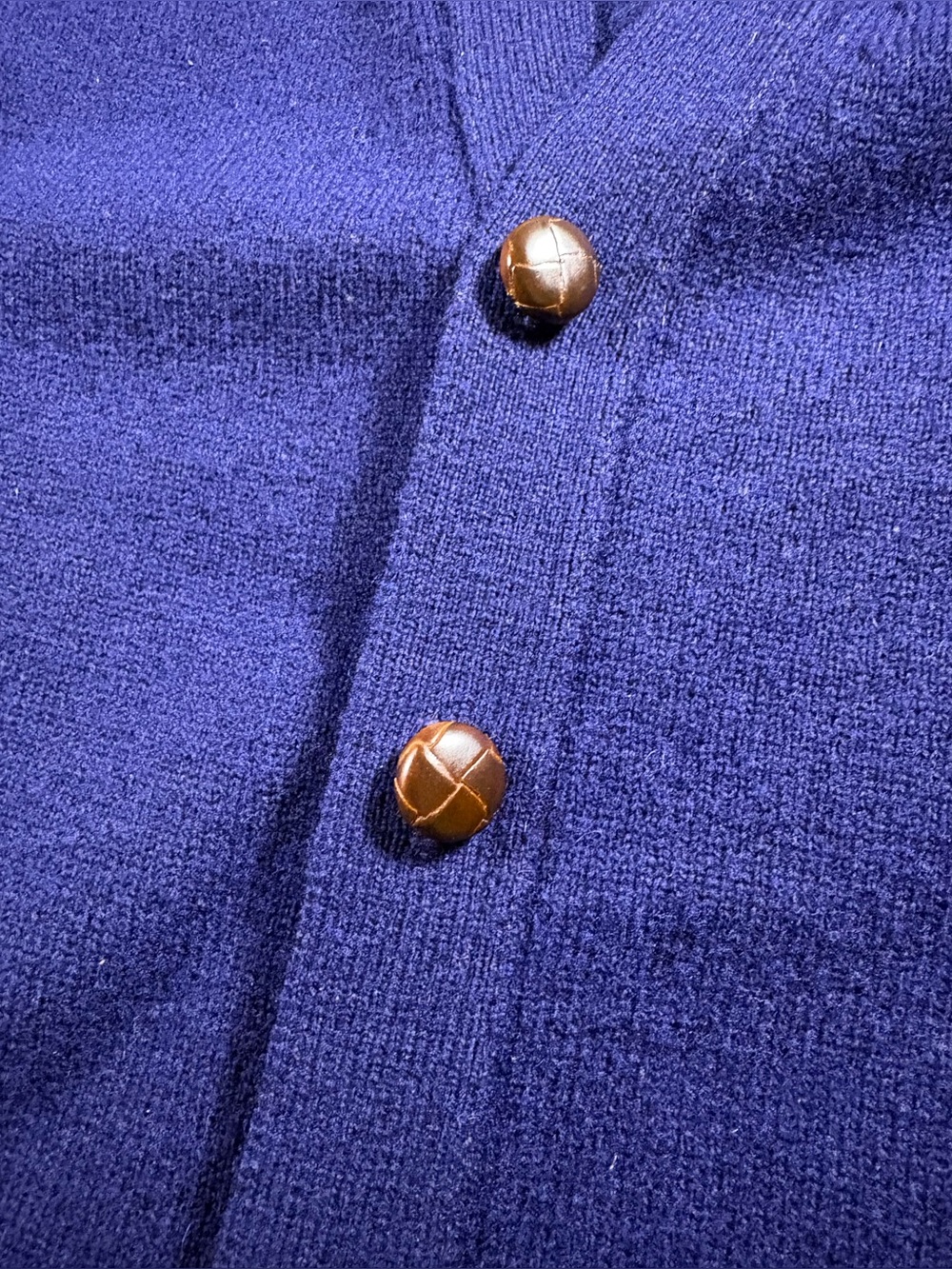 Vintage 1980s LL Bean 100% Lambswool Cardigan Navy Blue XL - Picture 3 of 3